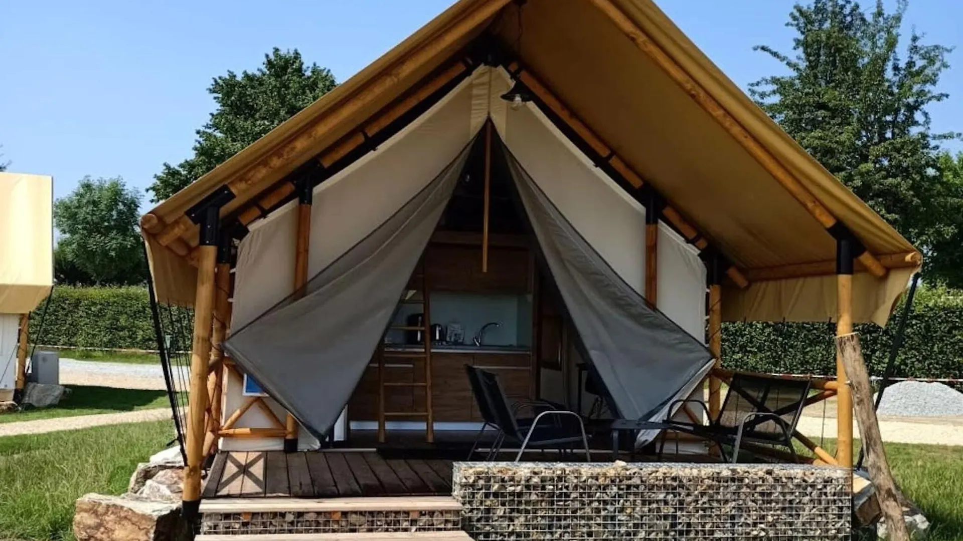 Nice Safari Tent 9 Km From Maastricht Berg en Terblijt 0*,  Holland