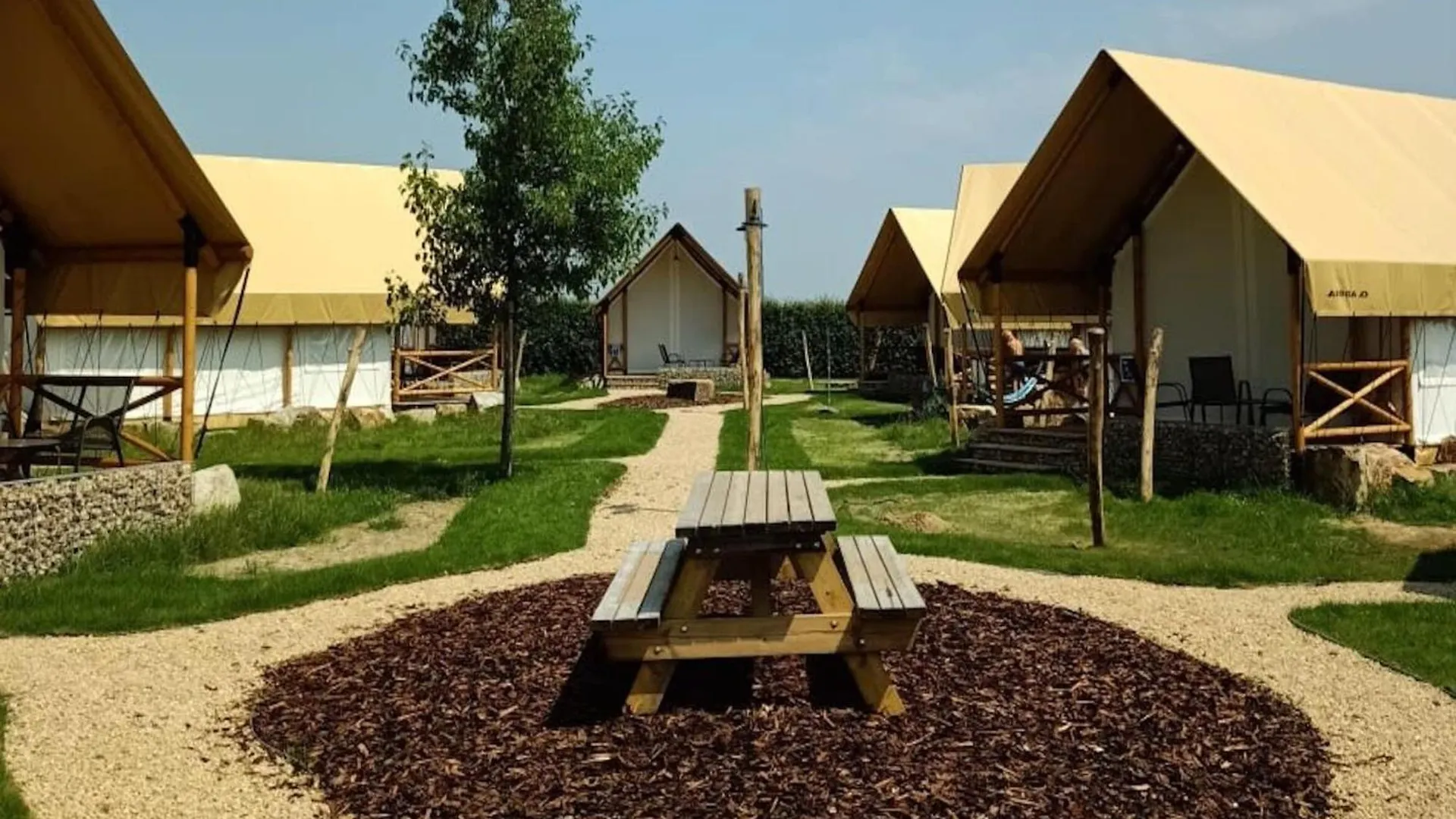 Luksustelt Nice Safari Tent 9 Km From Maastricht Berg en Terblijt Holland